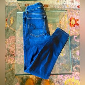 American eagle jeans size 6 short and stretchy